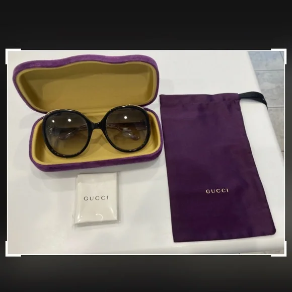 Gucci | Accessories | Gucci Oversized Black Sunglasses With  display picture 3